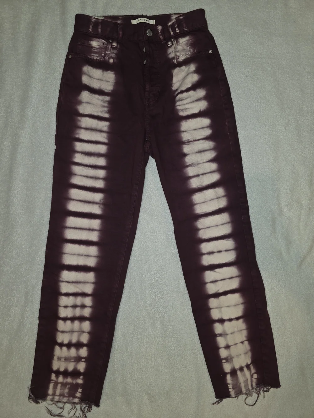 PacSun maroon white